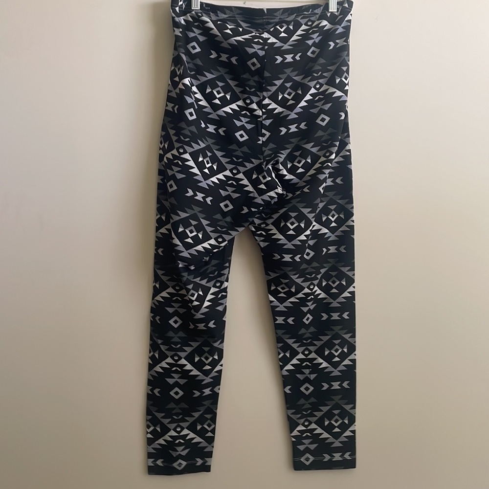 NWOT- Old Navy Women's High-Rise Leggings - Picture 2 of 6